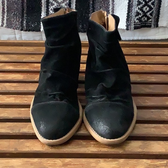 Qupid Black Block Heel Ankle Boots size 6 - Picture 2 of 4